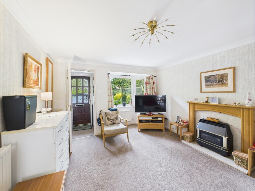 Mallard Drive, Leicester, LE7 photo 3