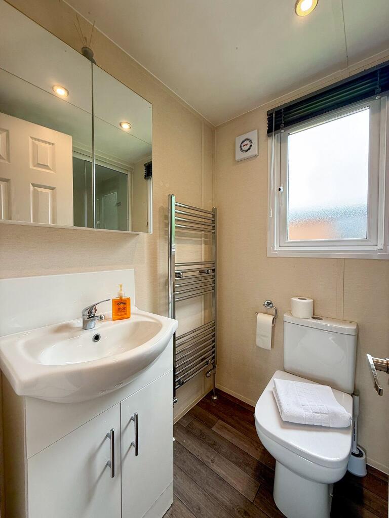 House in Hull - View 5