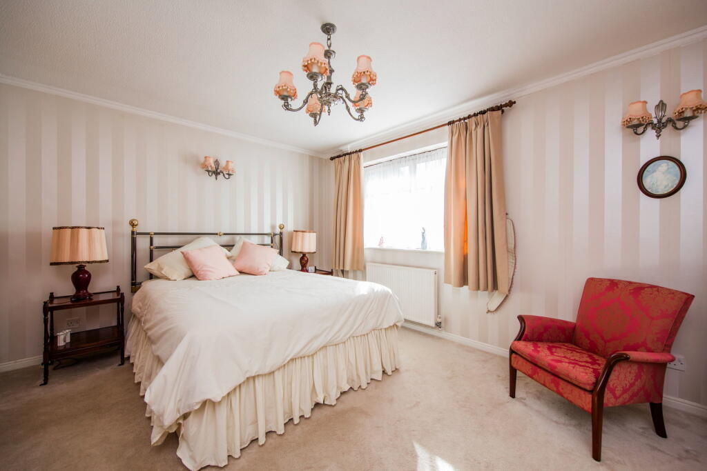 House in Tonbridge - More
