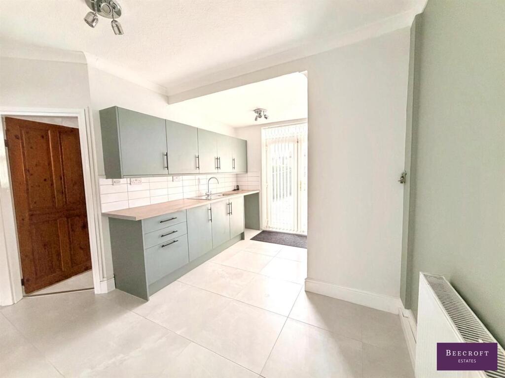 Barnsley Road, Darfield, Barnsley - More