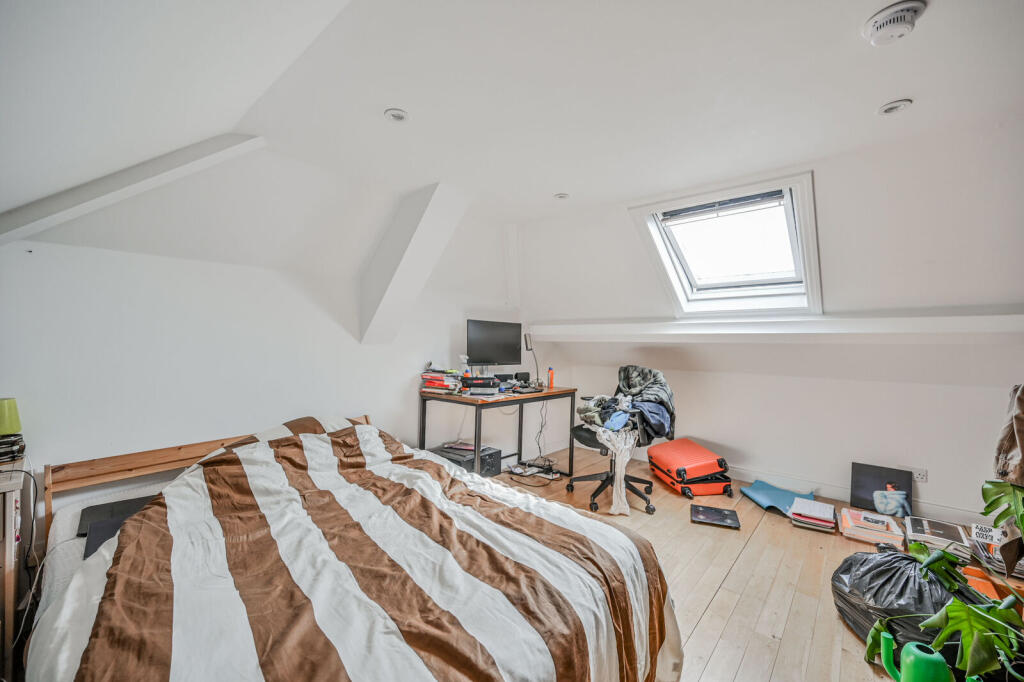 House in London - View 3