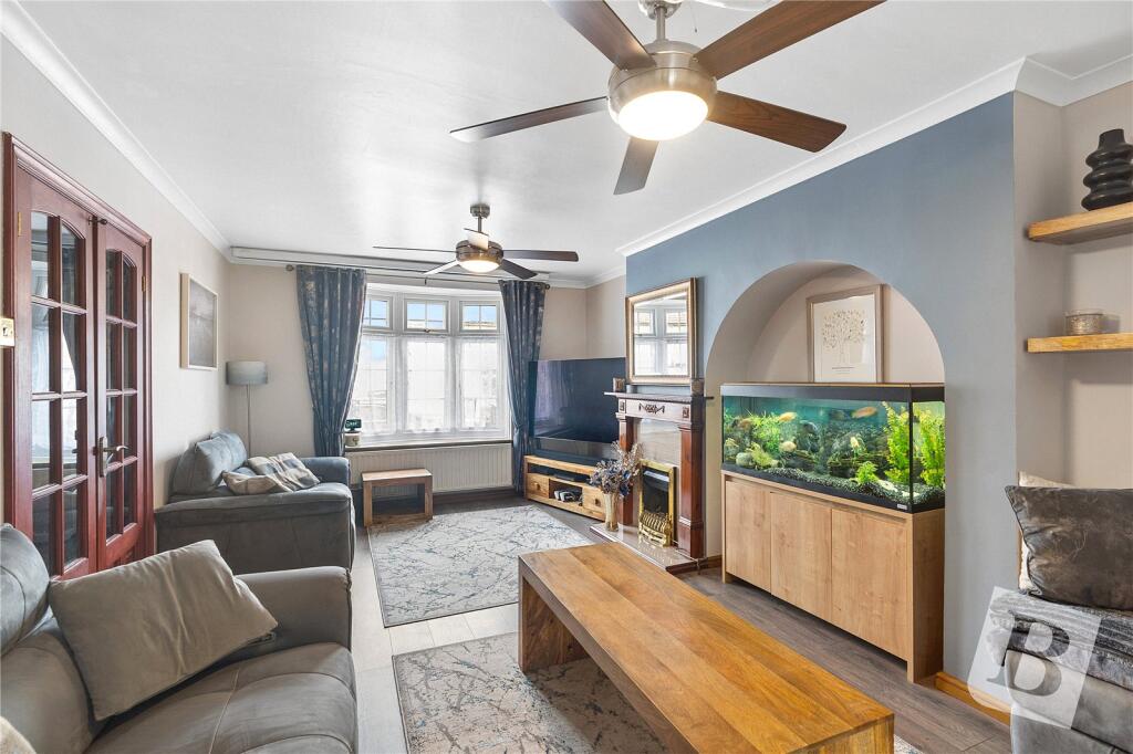 Croppath Road, Dagenham, RM10 photo 2
