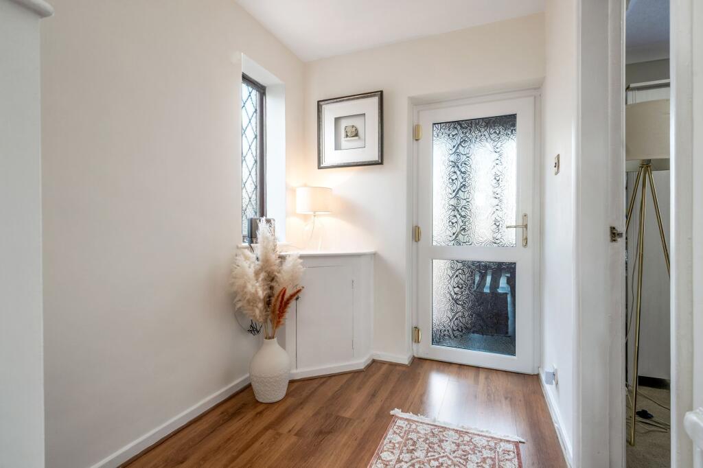 House in South Kesteven, Stamford - More