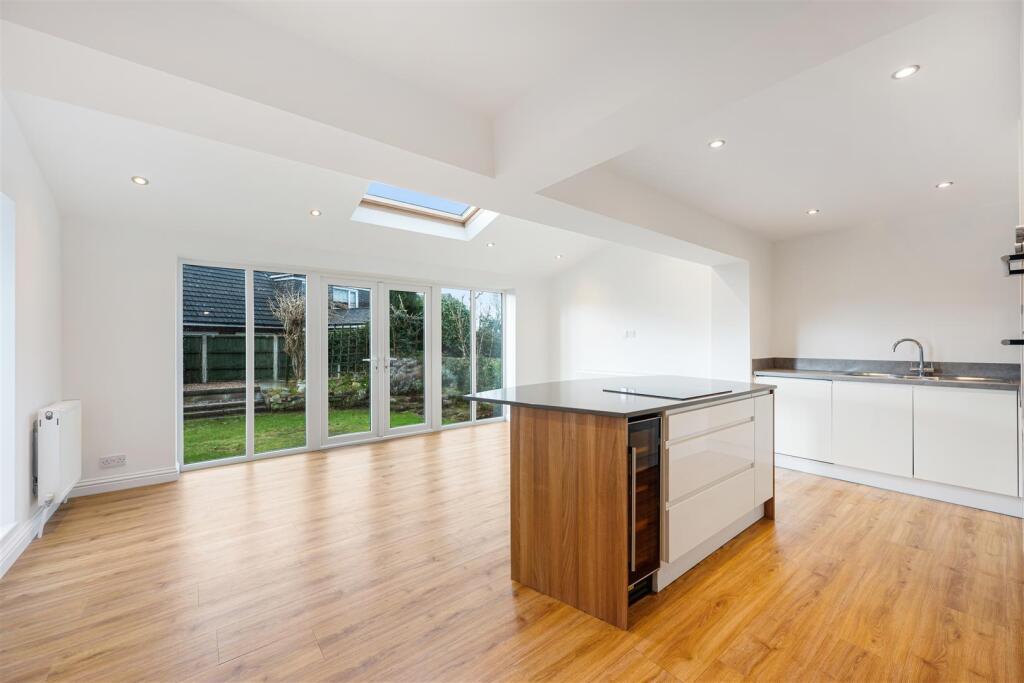 Whitefield Close, Lymm photo 3