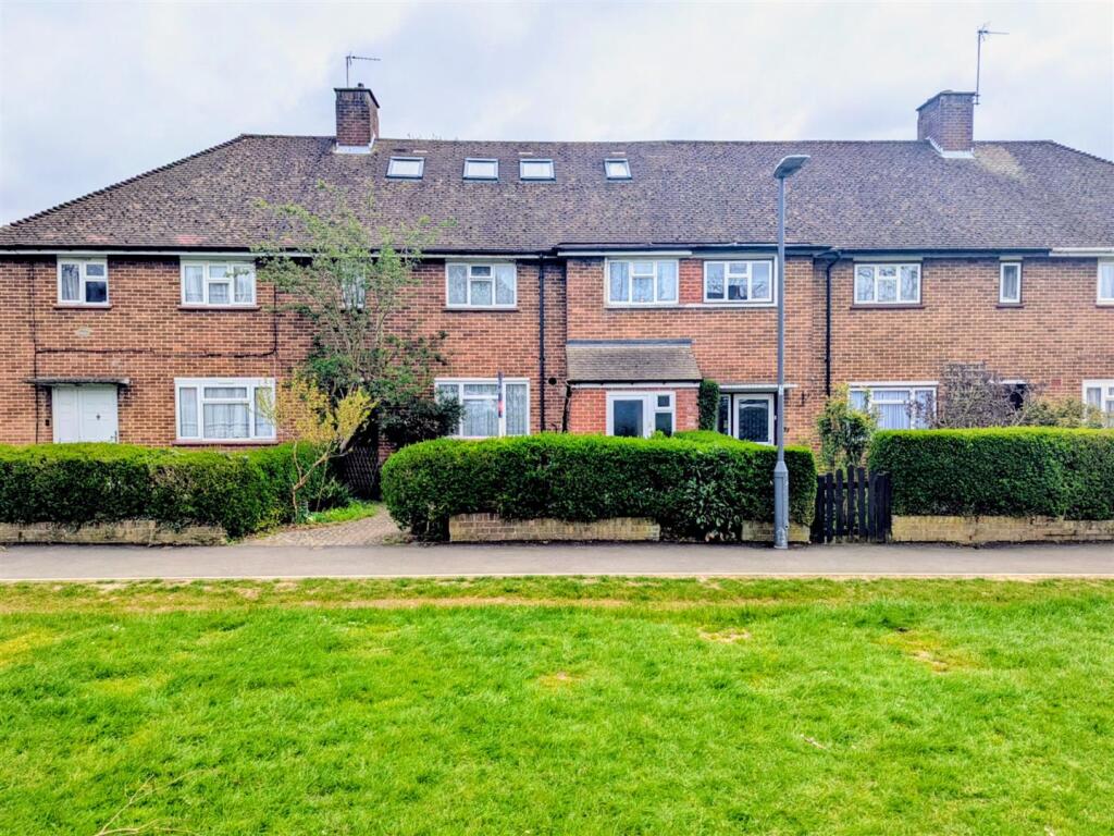 5-bed house on Sitwell Grove, Stanmore, HA7, £599,950