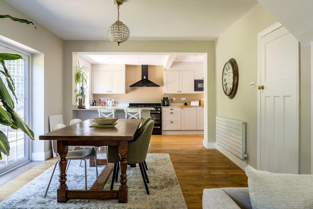 House in Guildford, Surrey - View 5