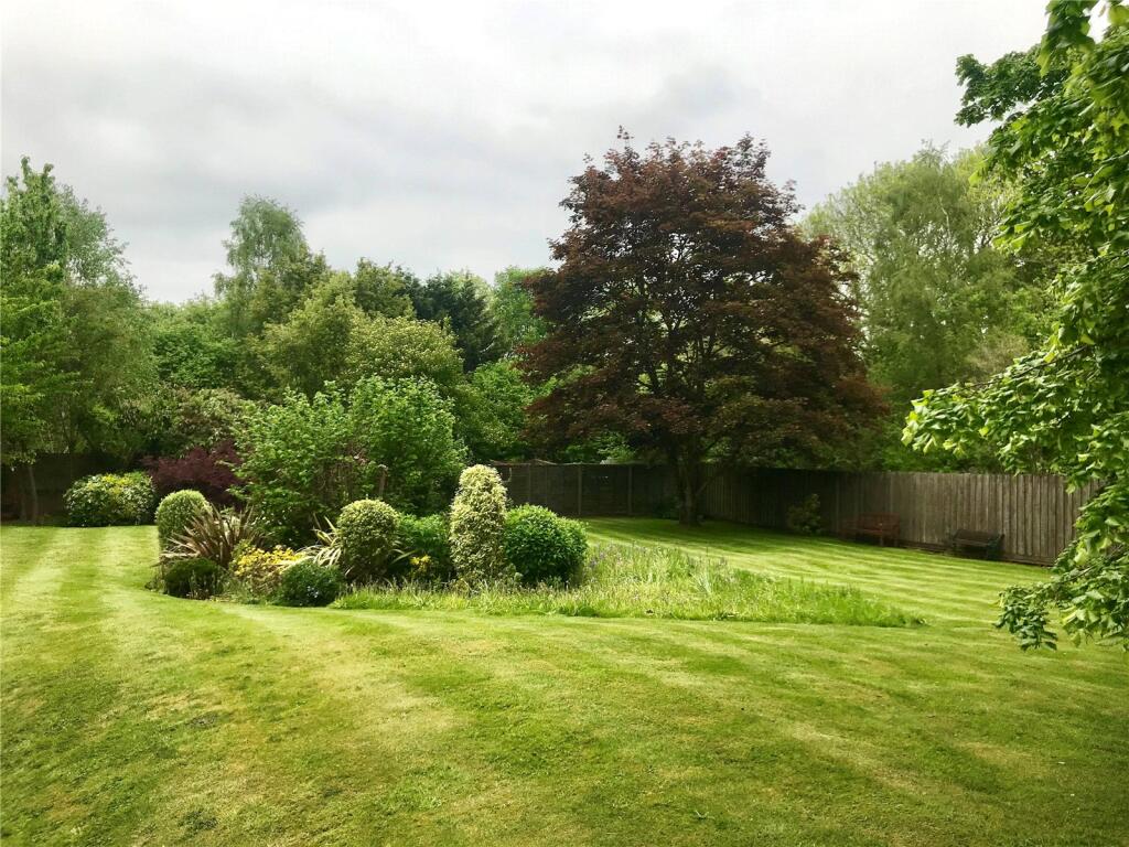Apartment in Southampton - View 5