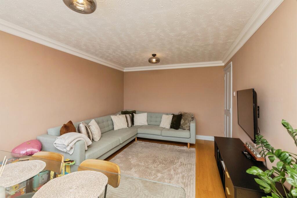 Apartment in Batheaston, Bath and North East Somerset - More