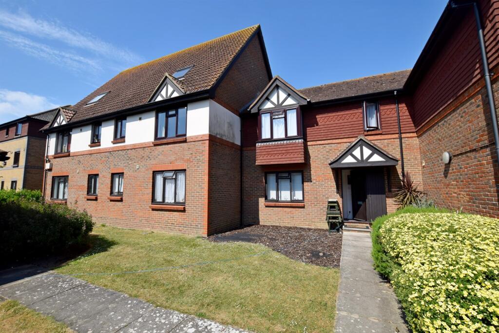 Main image of property: 11 Trafalgar Court, Victoria Road, Bognor Regis, PO21
