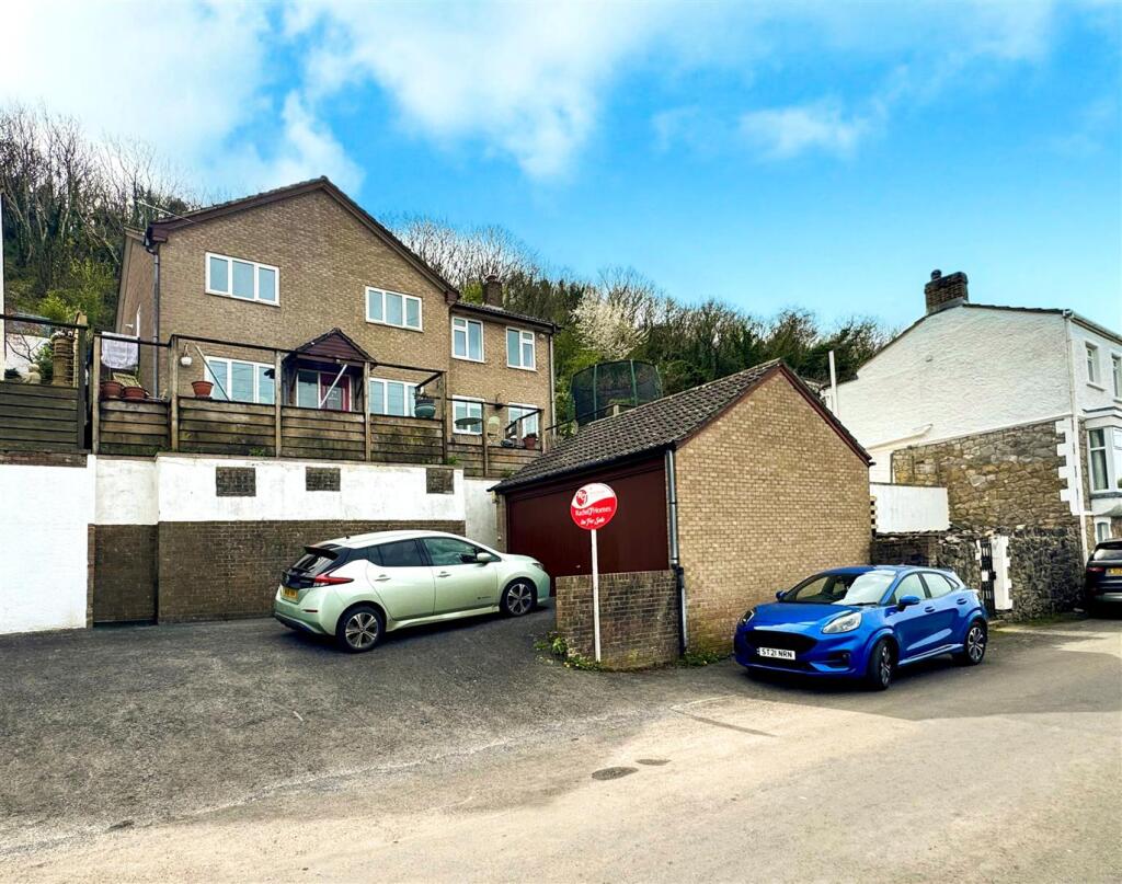 Main image of property: Kewstoke Road, Kewstoke, Weston-Super-Mare