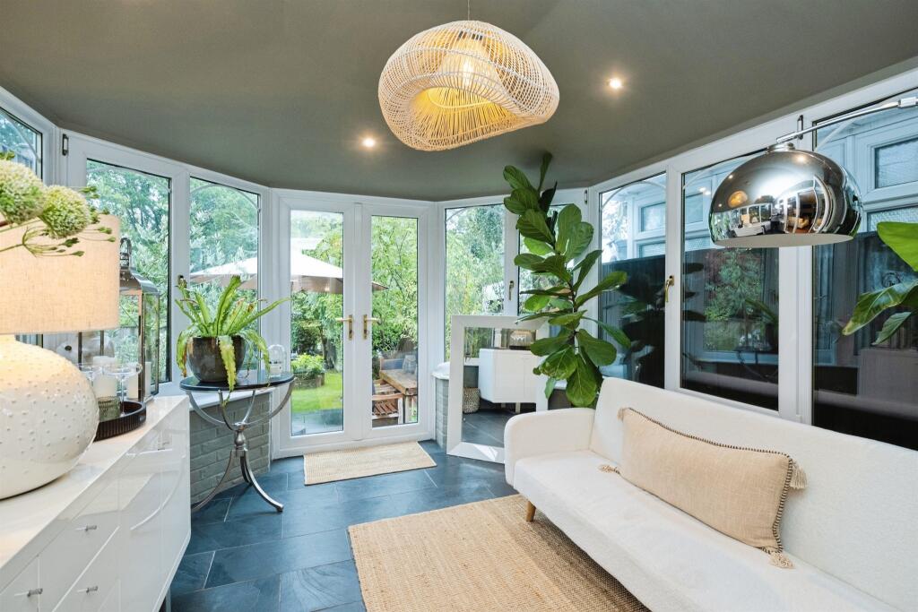 House in Tunbridge Wells, Lamberhurst - More