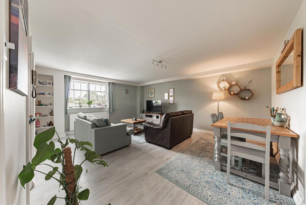 Apartment in Faversham, Chart Mill - View 2