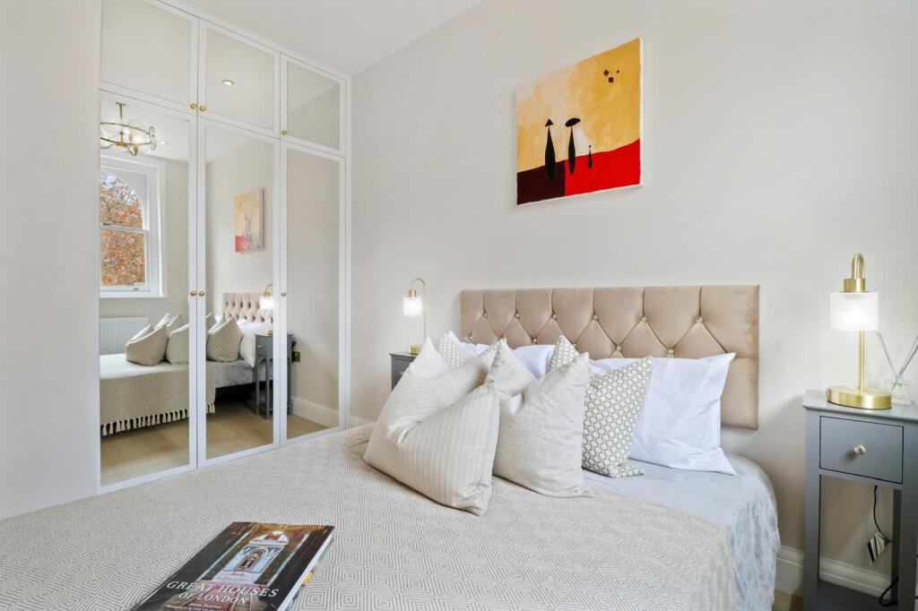 Apartment in London - More