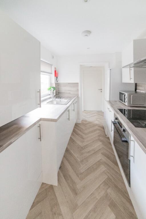 House in Nottingham, New Basford - More