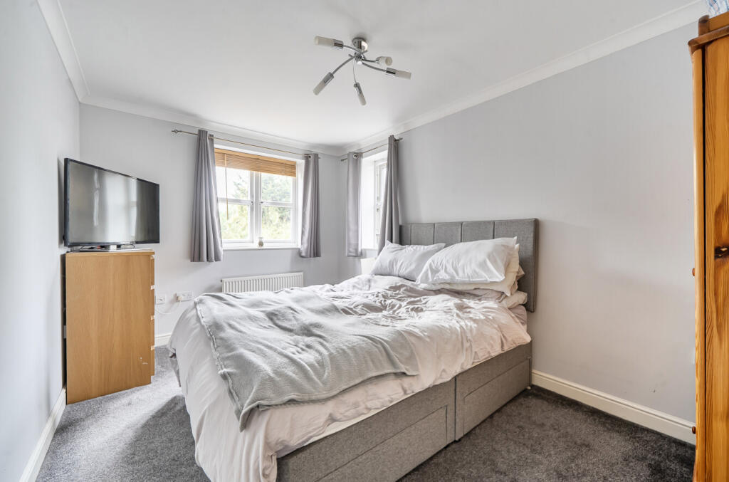 House in Aylesbury, Walton - View 4