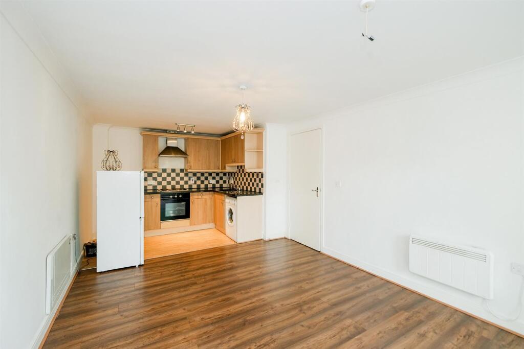 Lockwood Place, Chingford photo 4