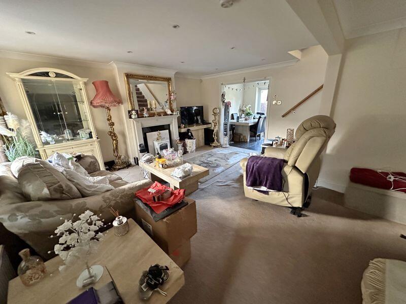 Parkway, Orsett Village photo 3
