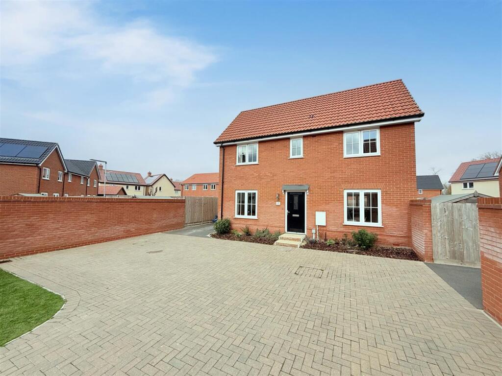 Main image of property: Queens Road, Bacton