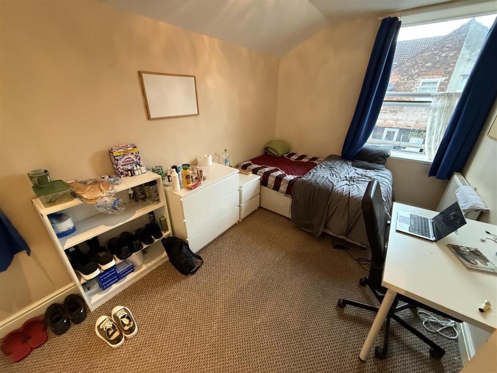 House in Hull, Kingston upon Hull - More