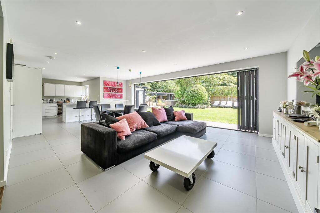 Thornton Avenue, Warsash photo 2