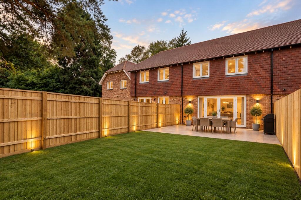 House in Godalming, Elstead - View 5
