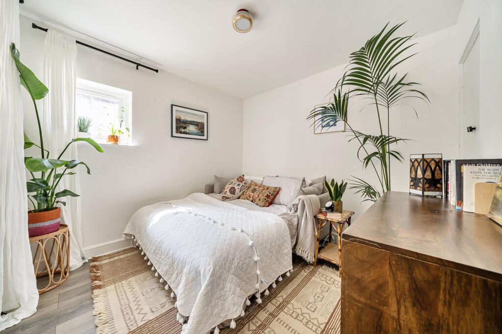 House in London - View 5