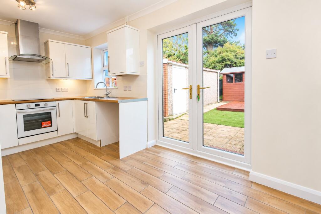 House in Sutton, Bransholme - More