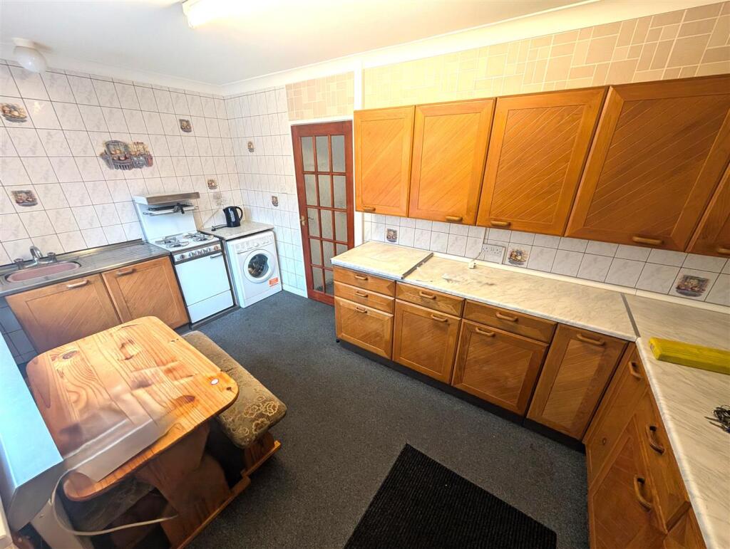 House in Kingston Upon Hull - View 3