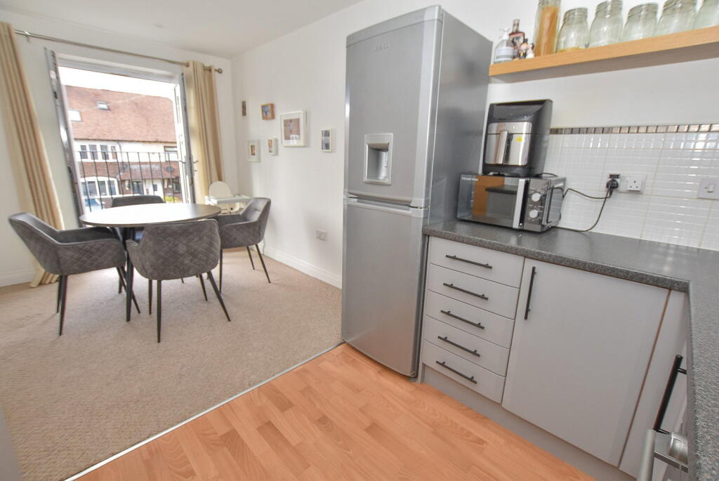 Terminus Road, Bromborough photo 4