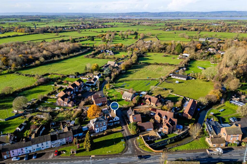 5-bed detached on House + Barn | Project | GL2, £350,000