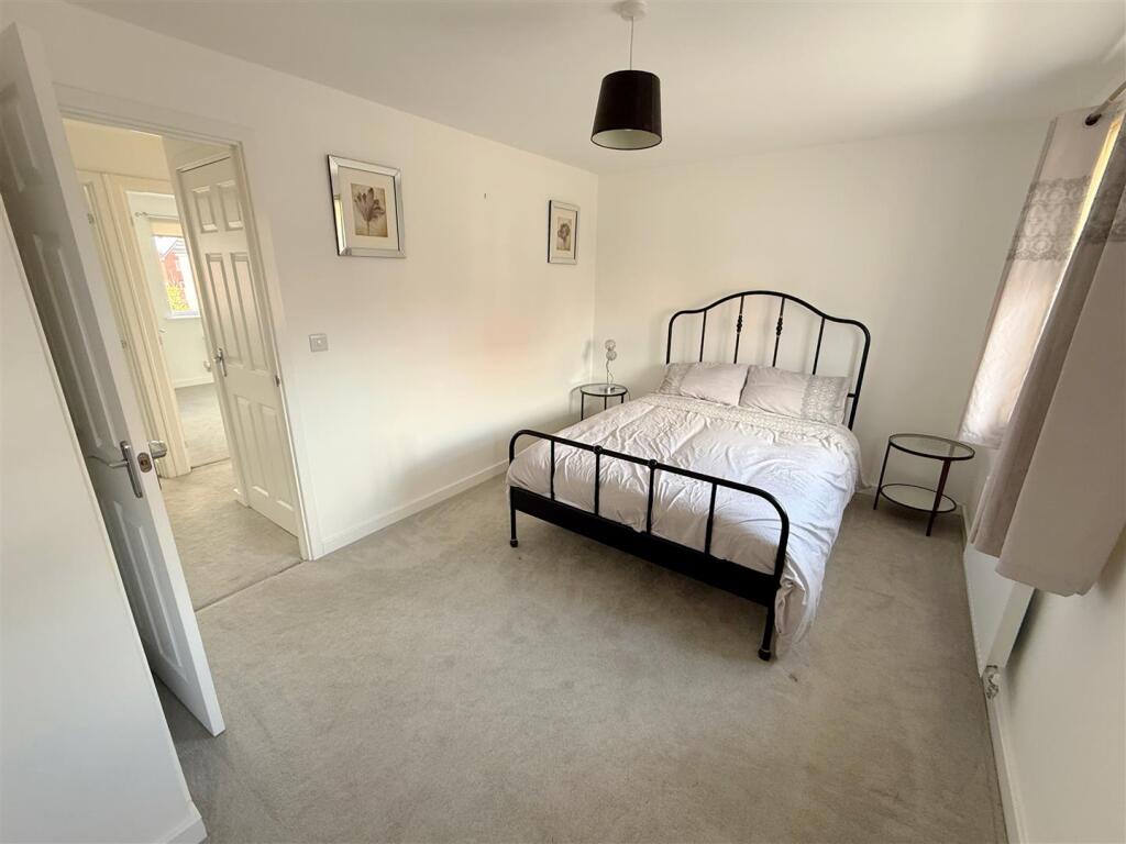 House in Stratford-on-Avon, Wellesbourne CP - More