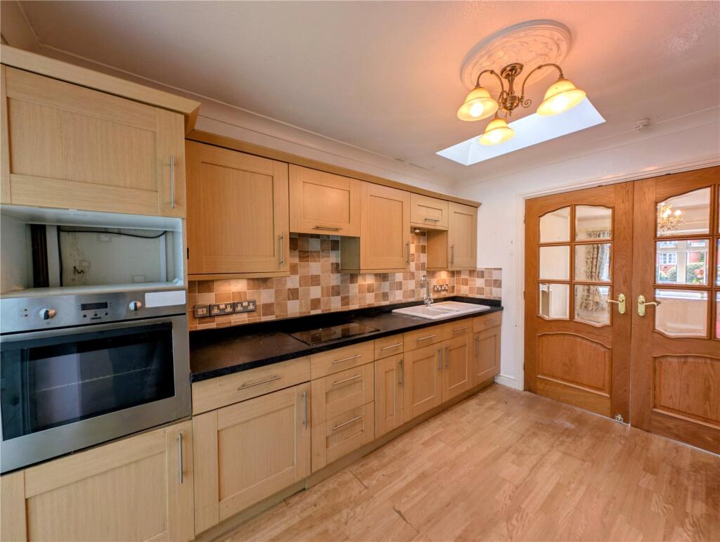 Woodthorpe Drive, Bewdley, Worcestershire photo 2
