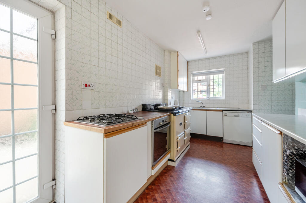 House in Gerrards Cross - View 6
