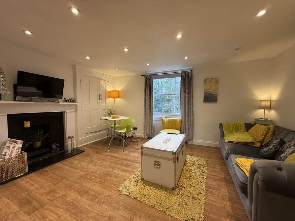 Apartment in Tonbridge - View 4