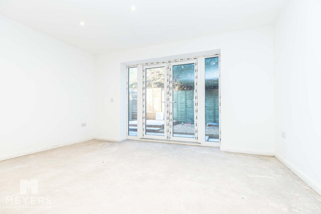 Old Priory Road, Bournemouth, BH6 3 photo 3