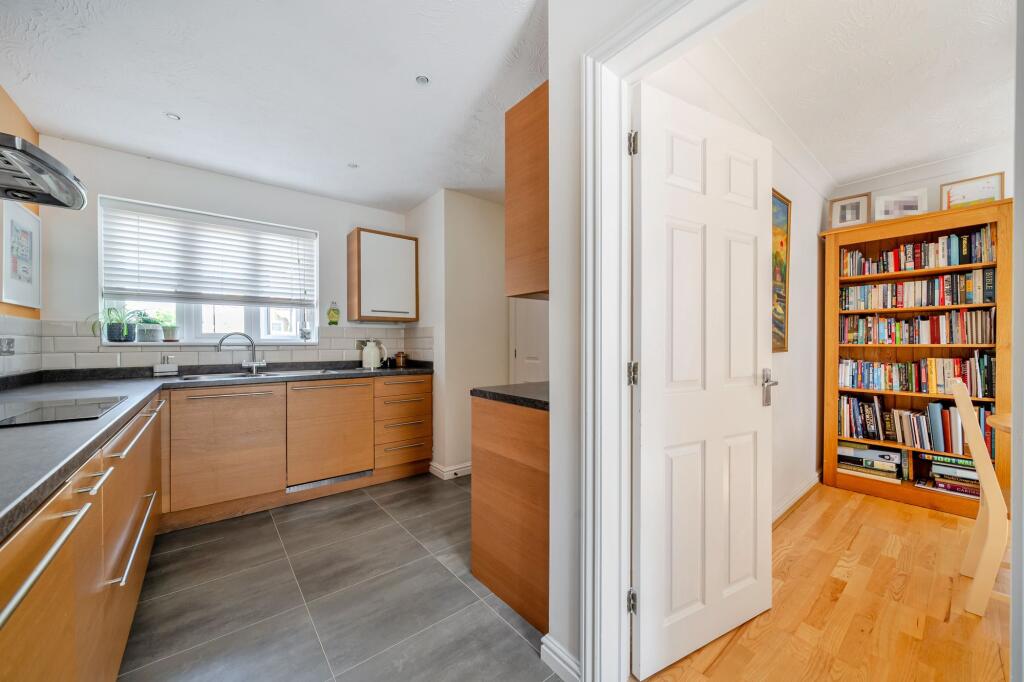 House in Gillingham, Medway - More