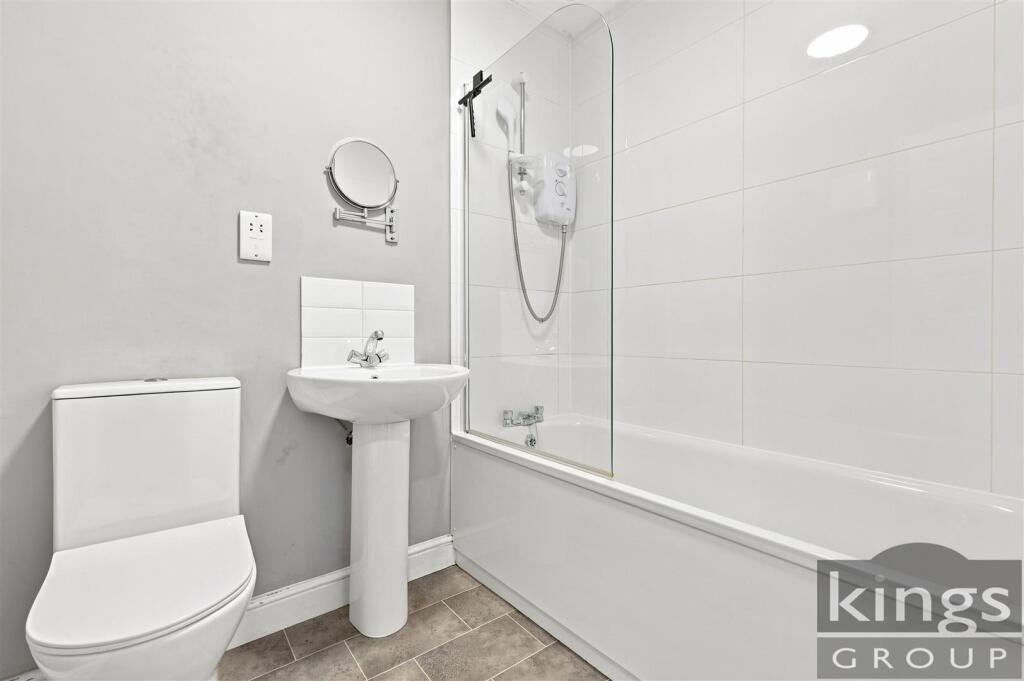 Apartment in Enfield - More