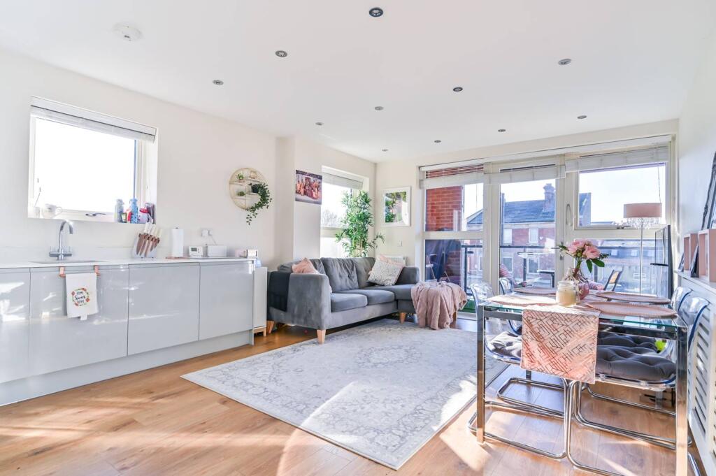 Main image of property: London Road, Mitcham, MITCHAM, CR4