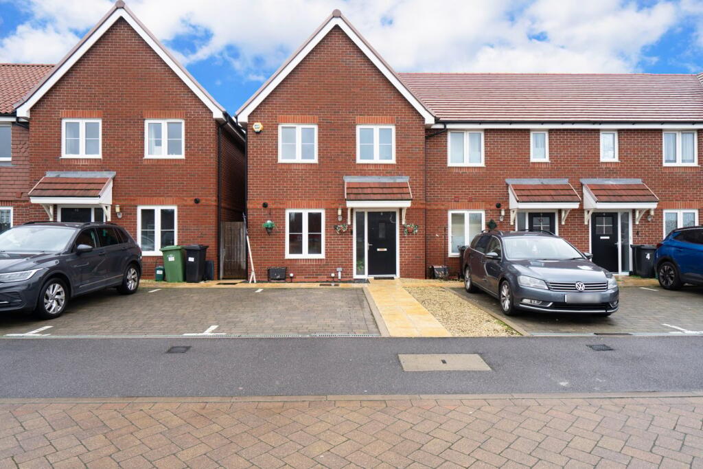 Main image of property: Yarrow Close, Didcot, OX11