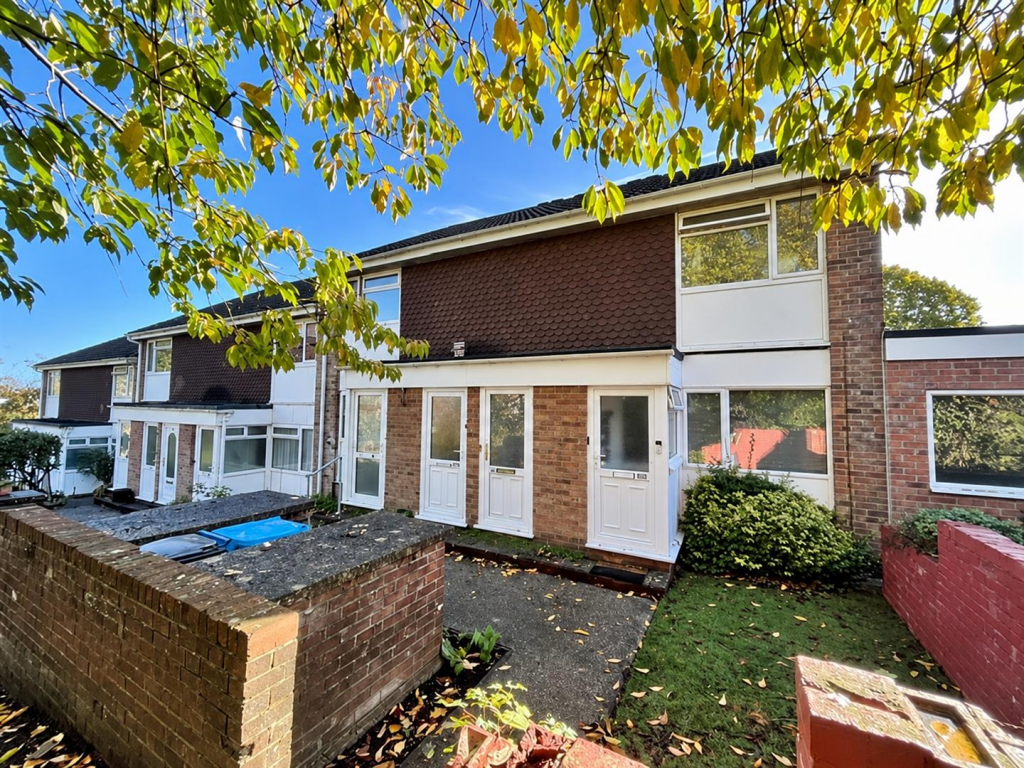 1-bed flat on Cockerell Close, Wimborne, £165,000