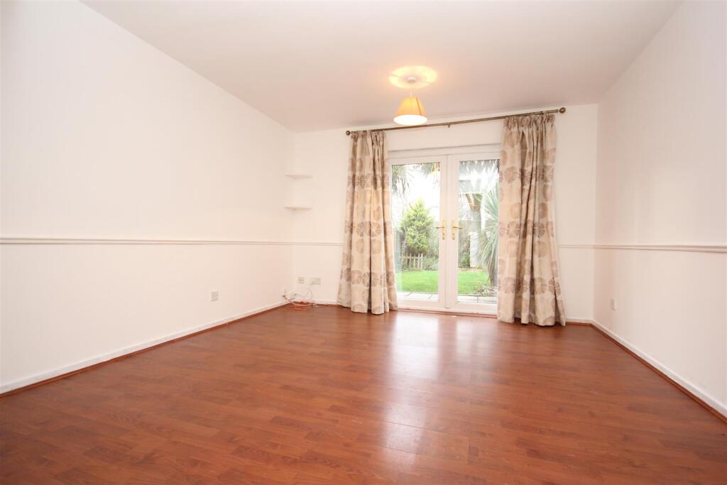 Knotgrass Road, Locks Heath, Southampton photo 4