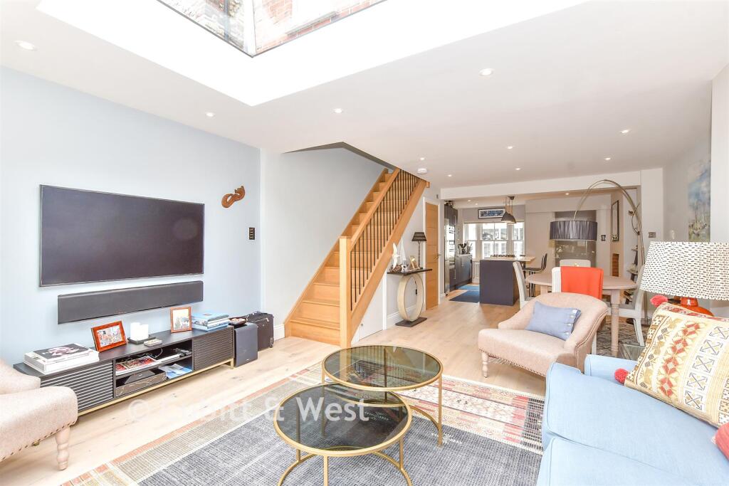 House in Havant, Emsworth - View 4