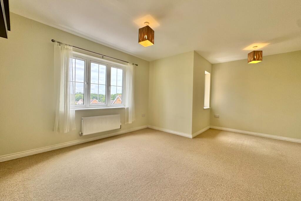 Apartment in Fareham, Hampshire - View 4