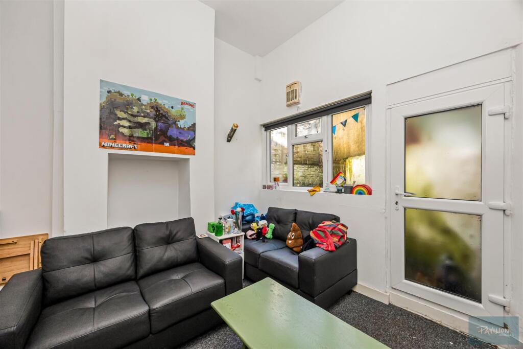 4 bedroom house share for rent