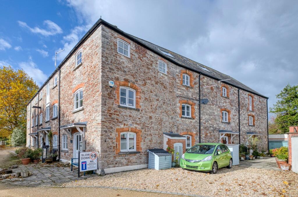 Additional image 25 of Wells