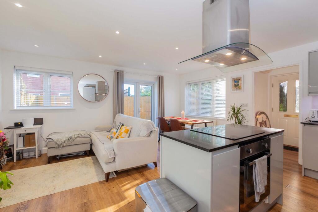Huntington Place, Langley, SL3 - View 3