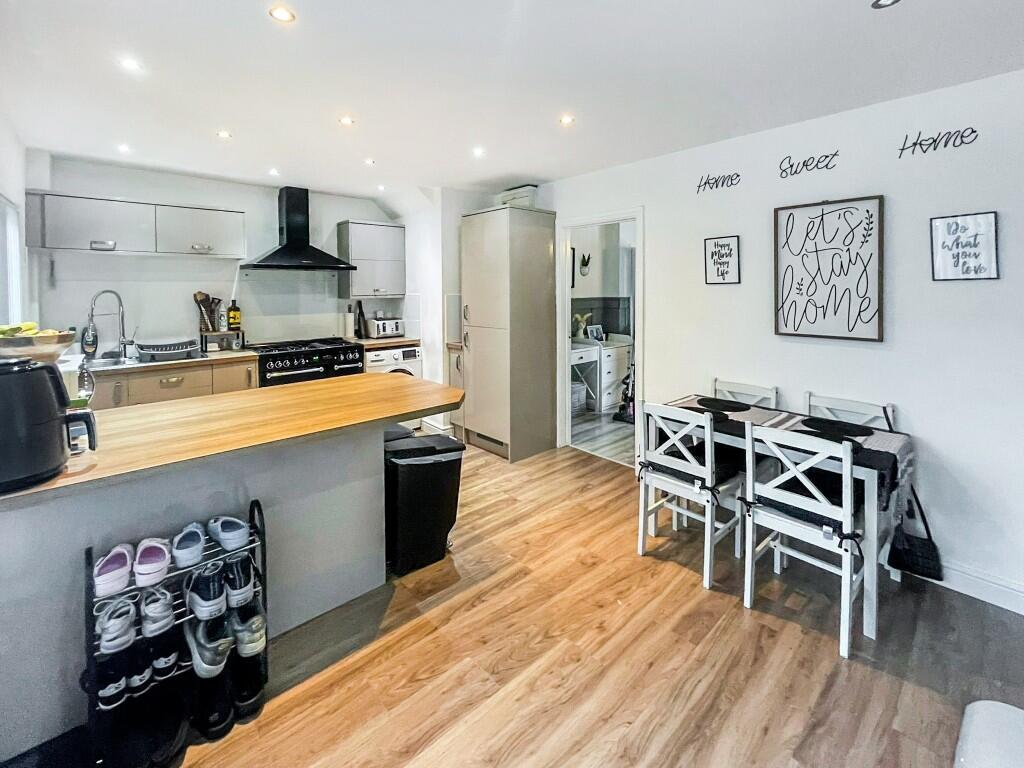 Sycamore Avenue, Huddersfield, West Yorkshire, HD3 photo 5