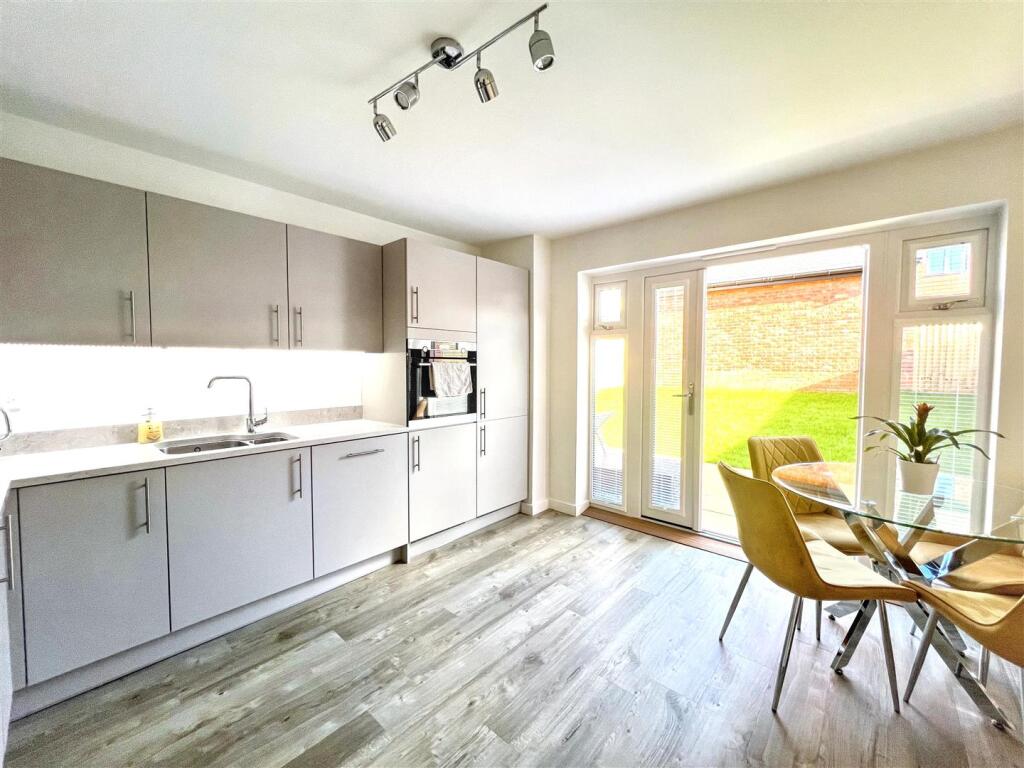 House in Wollaston, North Northamptonshire - View 3