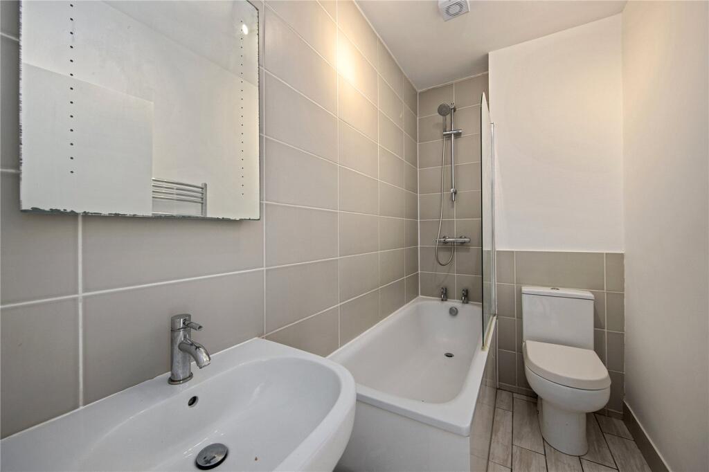 Apartment in Twickenham - View 4
