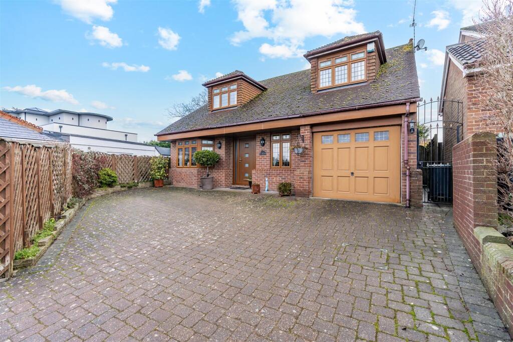 Main image of property: Wrotham Road, Meopham